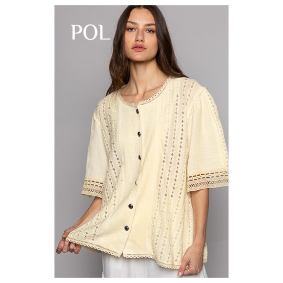 POL Tops - CLEARANCE NOW $25 63❤️Pretty POL Lace and Gauze oversized top